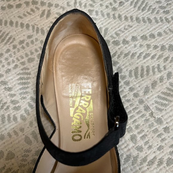 Vintage 80s Ferragamo Brocade Mary Janes | Size 10 (BUT FITS SMALL) Narrow - Picture 2 of 7